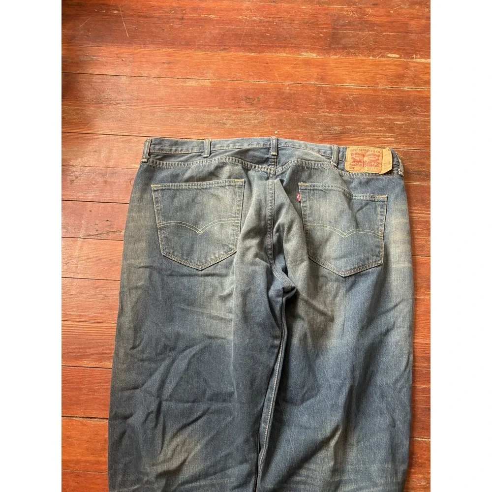 Levi's 501 Straight Fit Jeans Mens 44x32 Blue Denim Button Fly Classic Casual